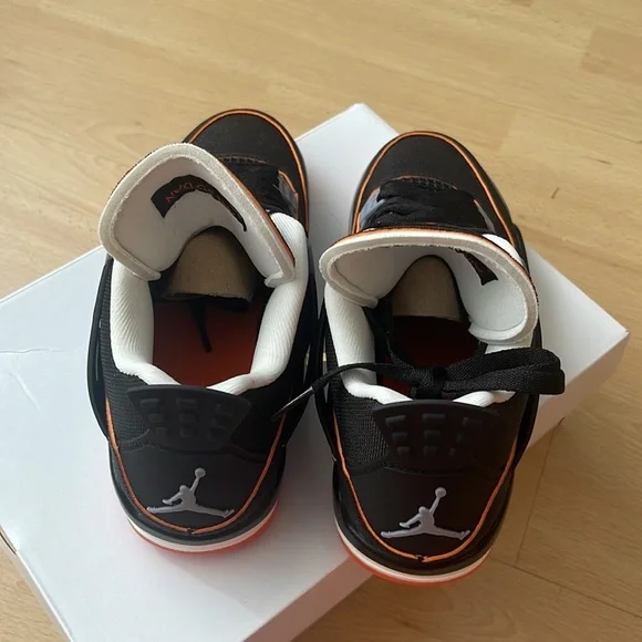 ⭐️AUTHENTIC NIKE AIR JORDAN 4 RETRO “STARFISH”⭐️